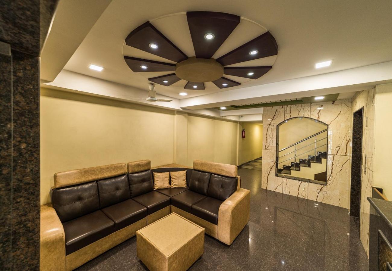 Sau Residency Hotel Kanchipuram Buitenkant foto