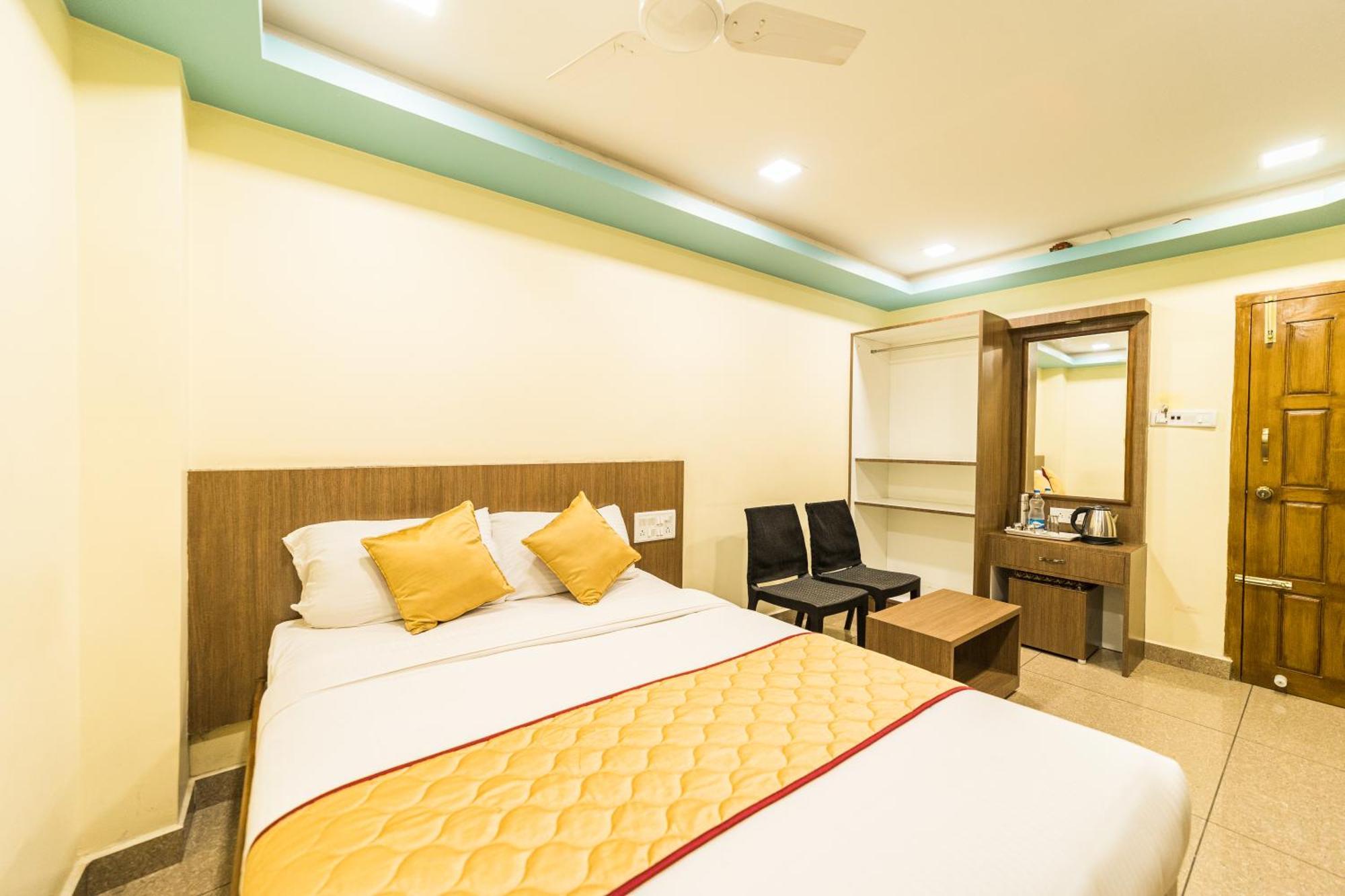 Sau Residency Hotel Kanchipuram Buitenkant foto