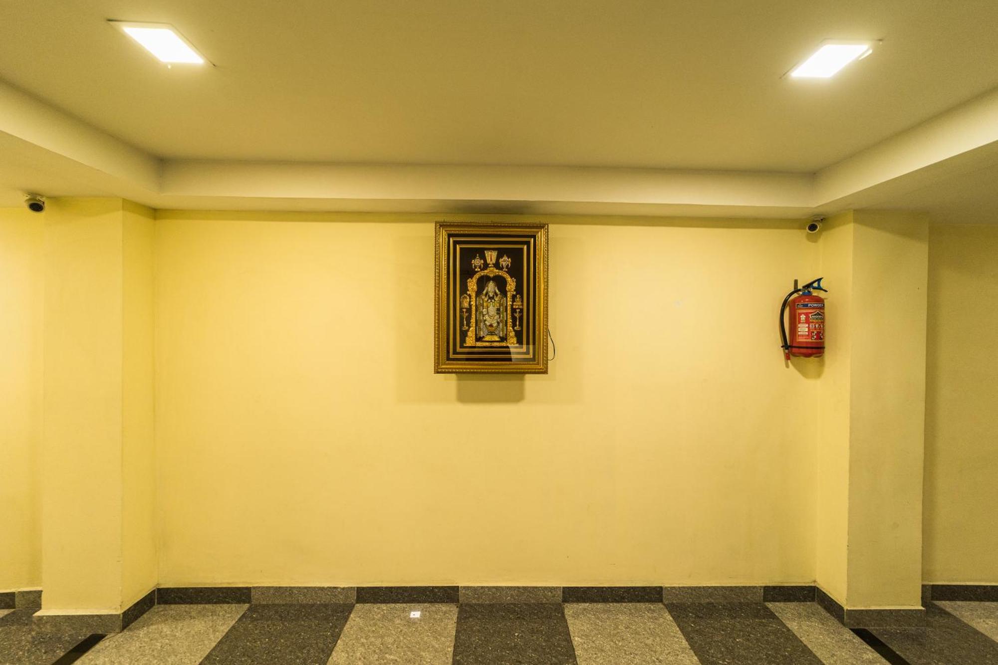 Sau Residency Hotel Kanchipuram Buitenkant foto