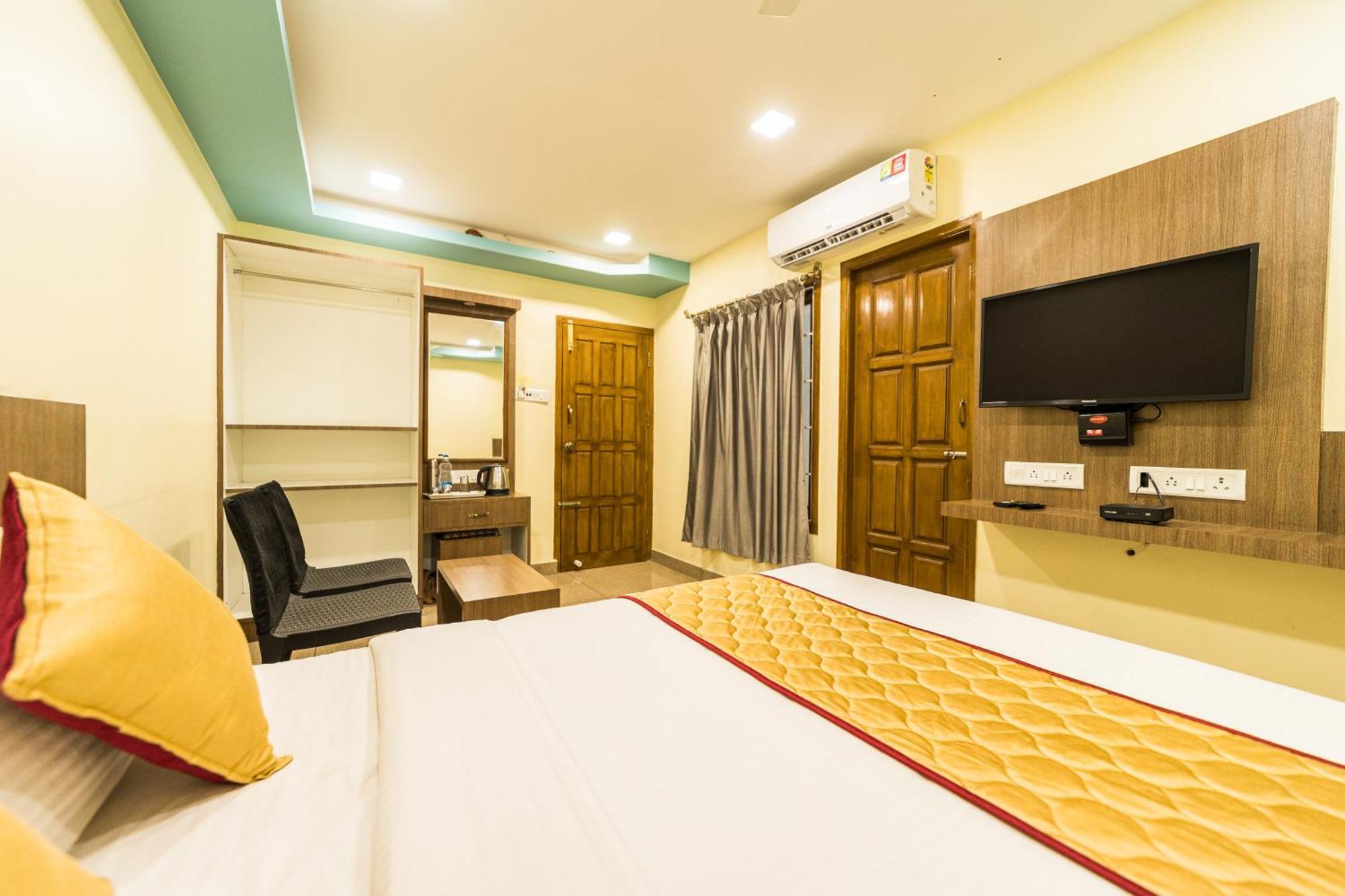 Sau Residency Hotel Kanchipuram Buitenkant foto