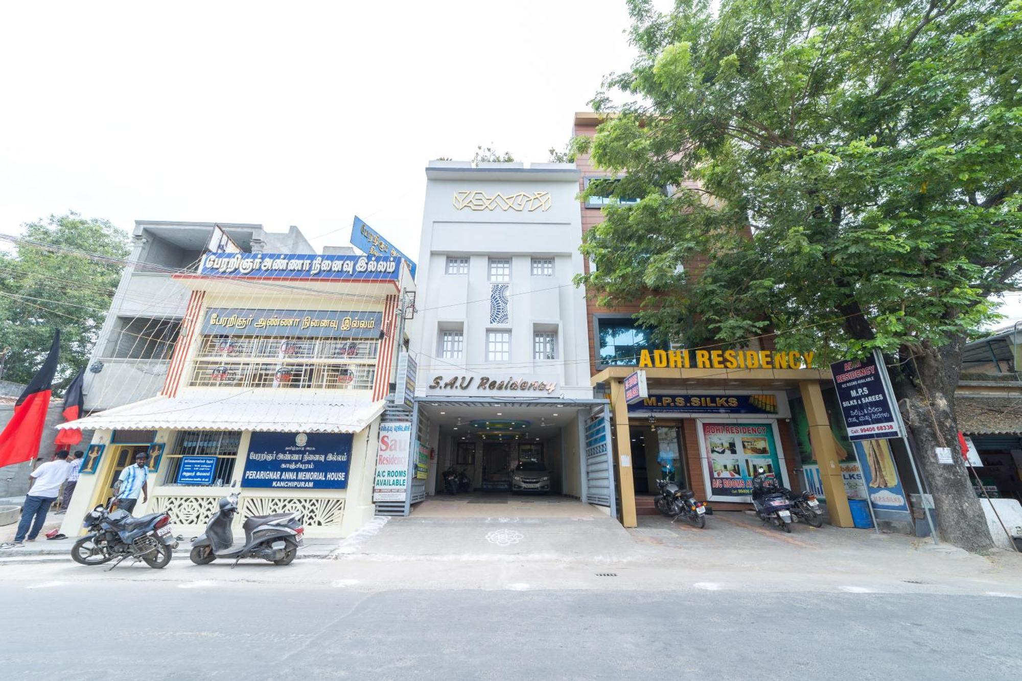 Sau Residency Hotel Kanchipuram Buitenkant foto